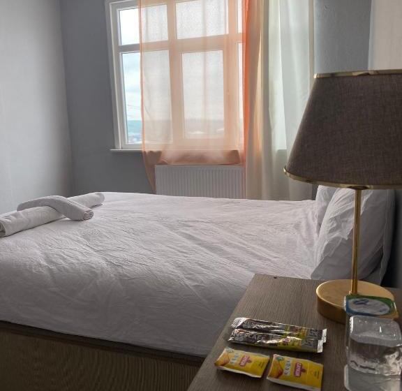 הוסטל Airportforestroom