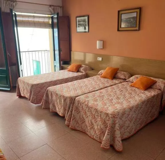 Hotelli Hostal Sol I Sombra