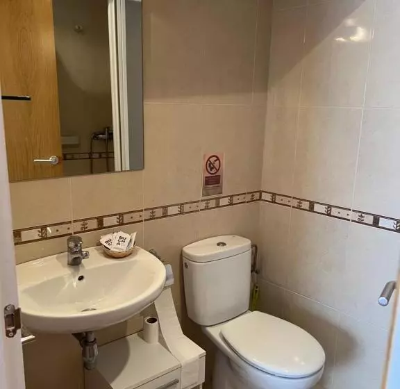 Hotelli Hostal Sol I Sombra