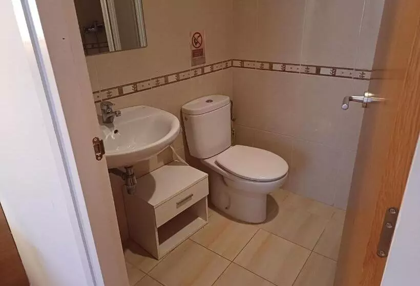 Hotelli Hostal Sol I Sombra