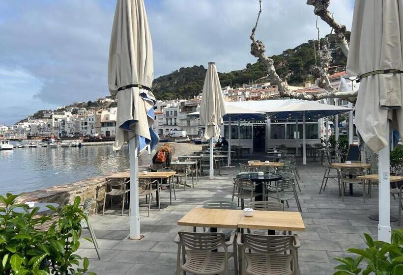 هتل Hostal Sol I Sombra