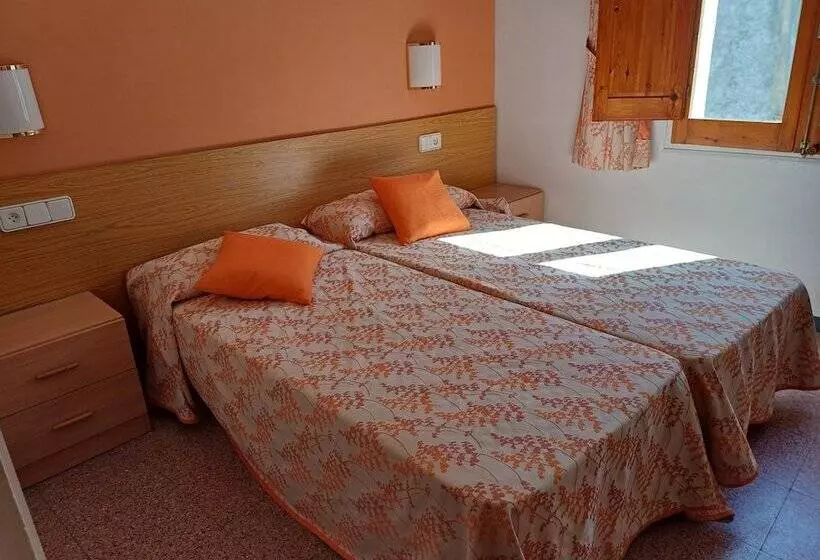 Hotelli Hostal Sol I Sombra