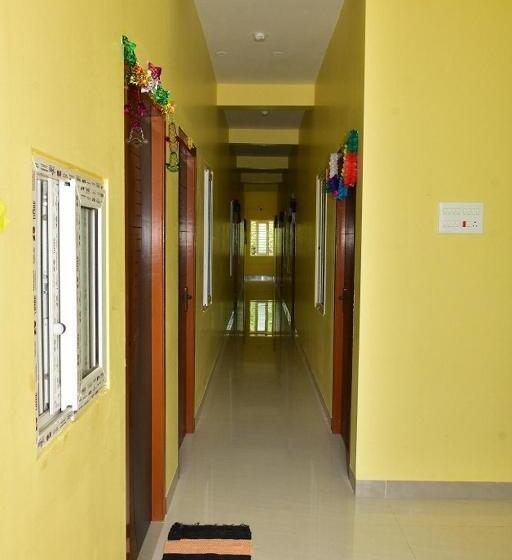 Hotel Kirithi Ac & Residency
