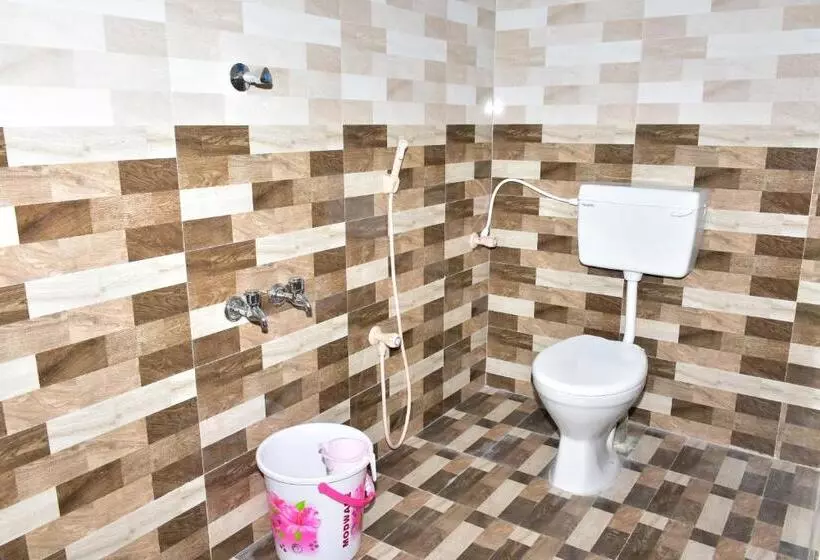 Hotelli Kirithi Ac & Residency