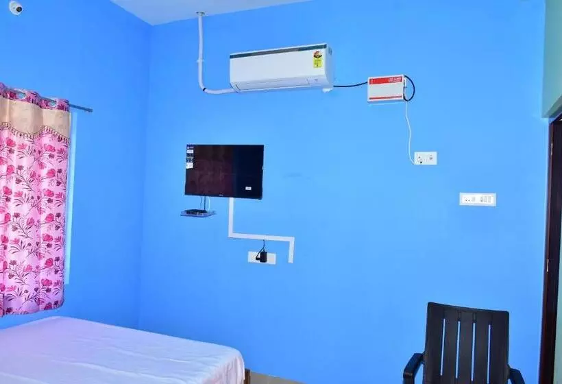 Hotelli Kirithi Ac & Residency