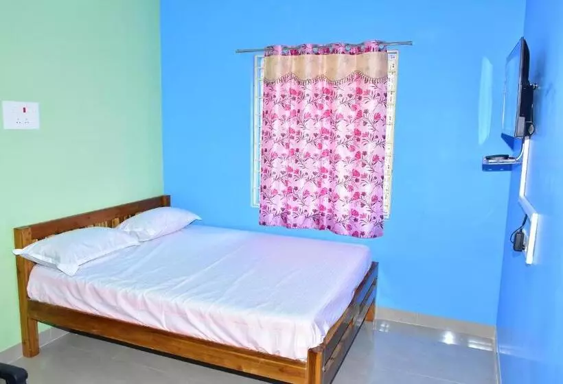 Hotelli Kirithi Ac & Residency