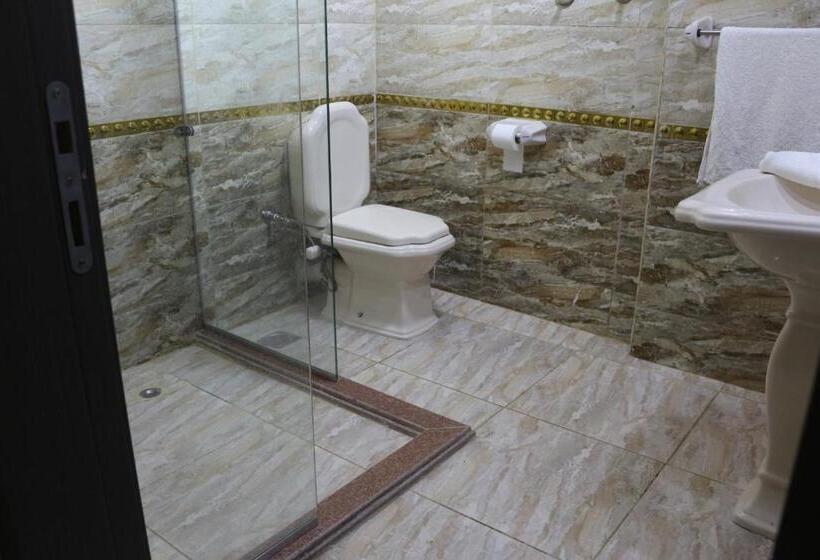 هتل Pyramita Luxury