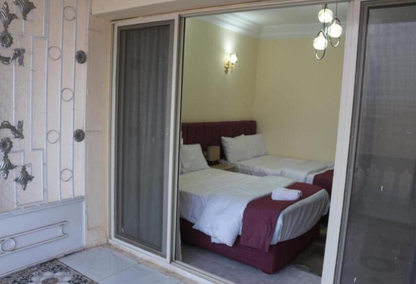 هتل Pyramita Luxury