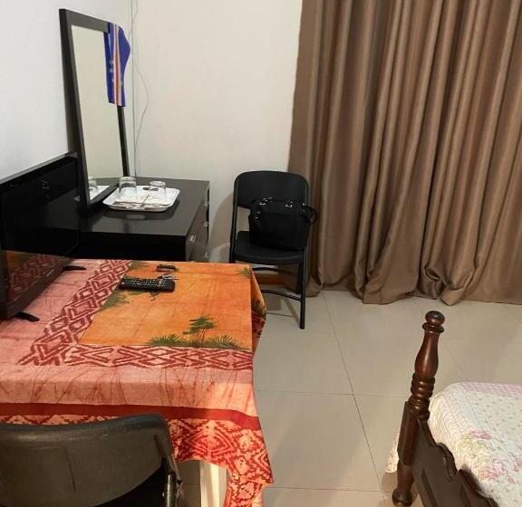 هتل Room In Achada São Filipe, Praia