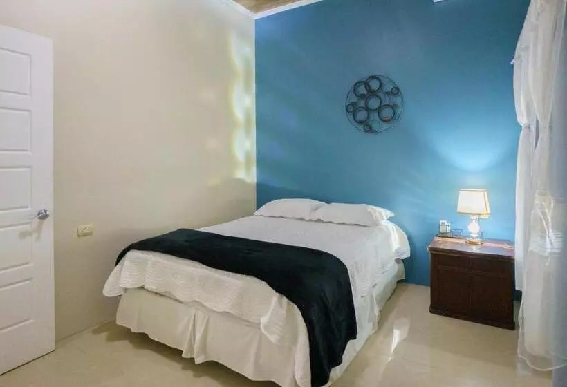 Hotelli Root Wellness Arenal