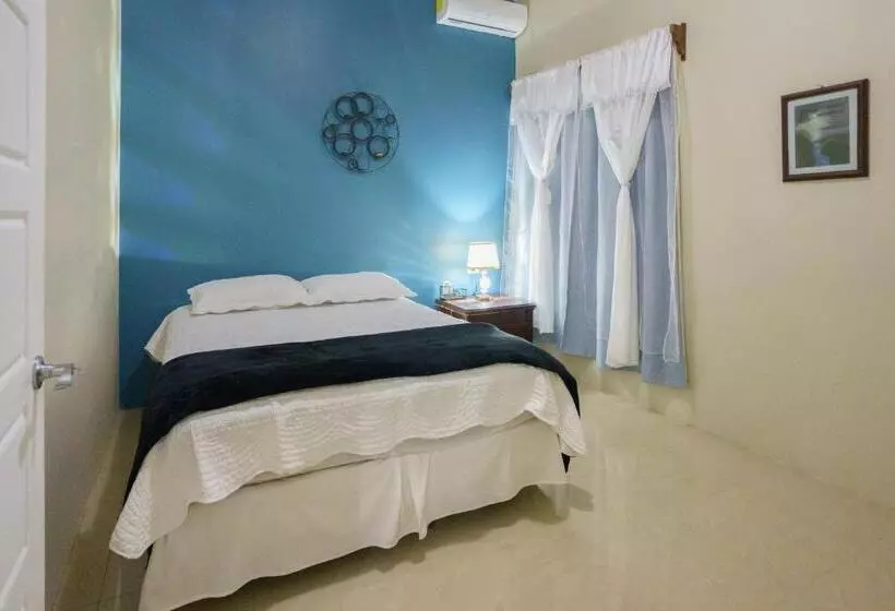 Hotelli Root Wellness Arenal