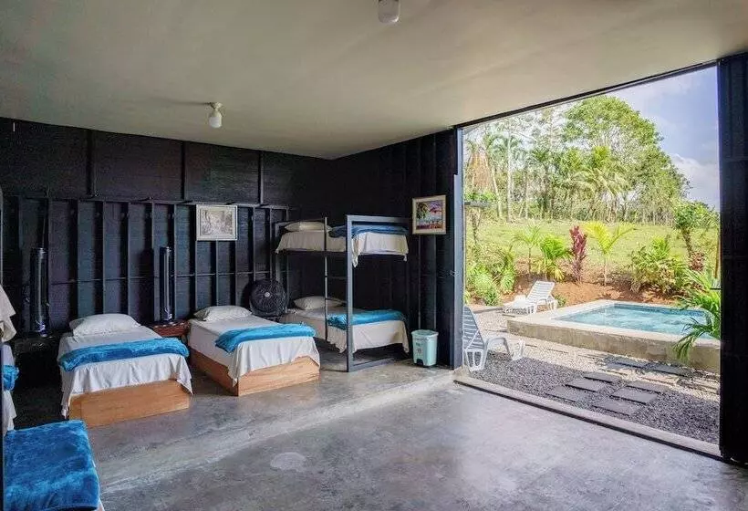 Hotelli Root Wellness Arenal