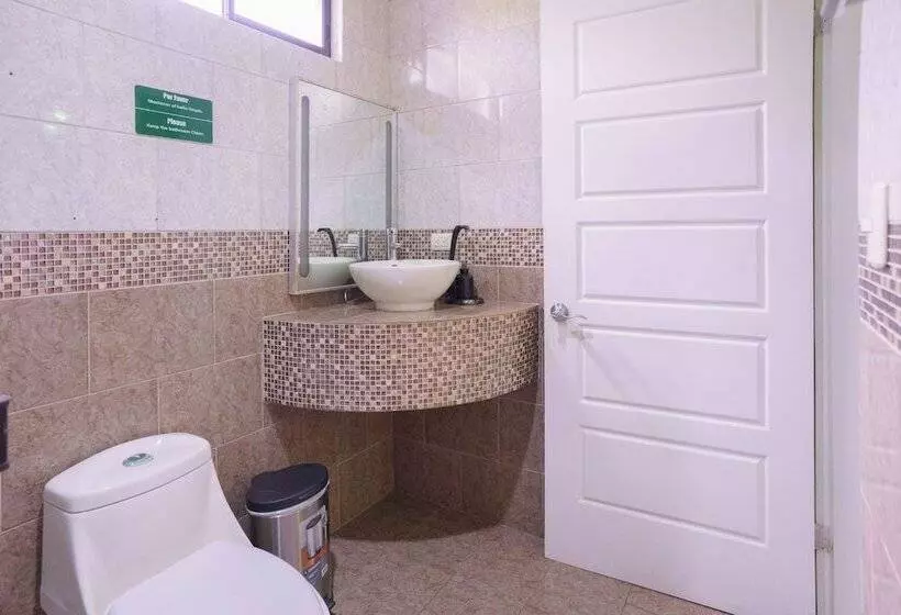 Hotelli Root Wellness Arenal