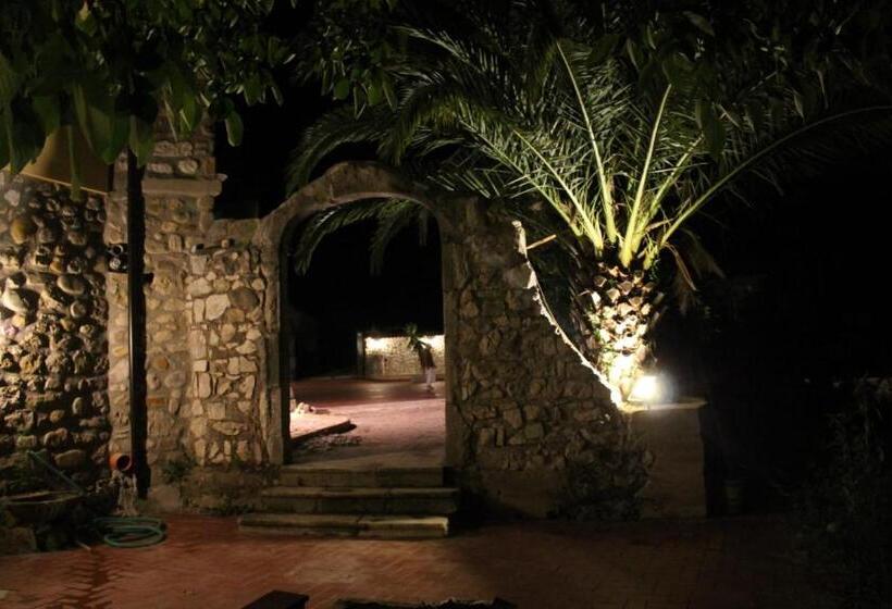 בית מלון כפרי Tenuta Frontini