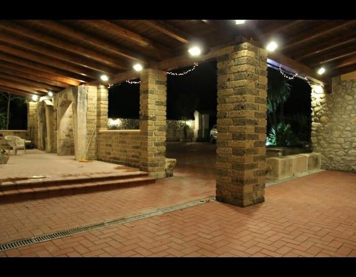 בית מלון כפרי Tenuta Frontini