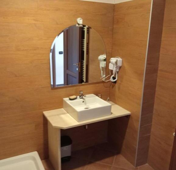 בית מלון כפרי Tenuta Frontini