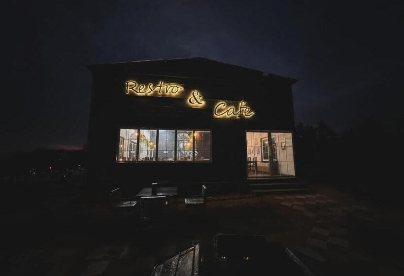 酒店 The Rajgharana Resort