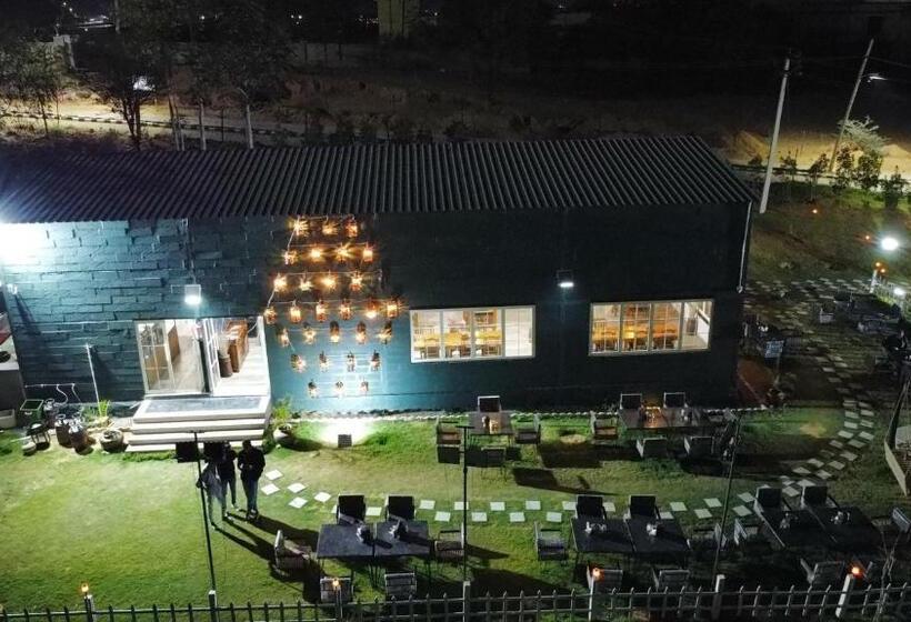 酒店 The Rajgharana Resort