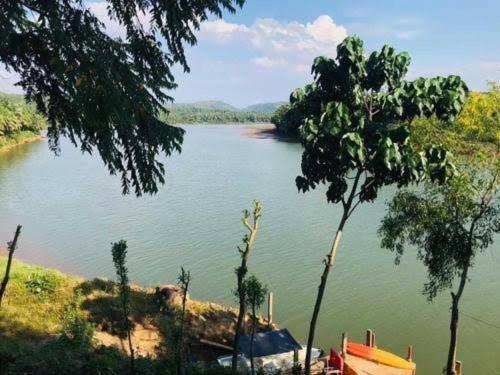 酒店 The River Edge Resort