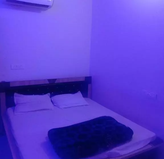 Majatalo लड्डू गोपाल Guest House