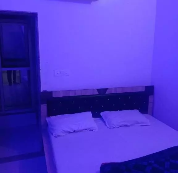 Majatalo लड्डू गोपाल Guest House