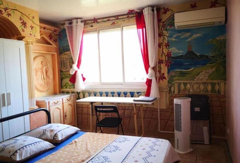 پانسیون Air Conditioning Room In An Apartment Of 4 Rooms