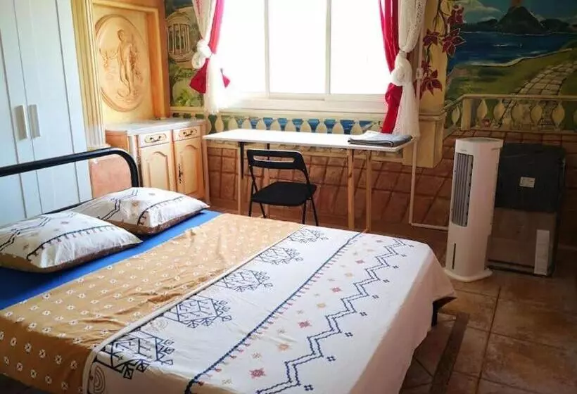 پانسیون Air Conditioning Room In An Apartment Of 4 Rooms