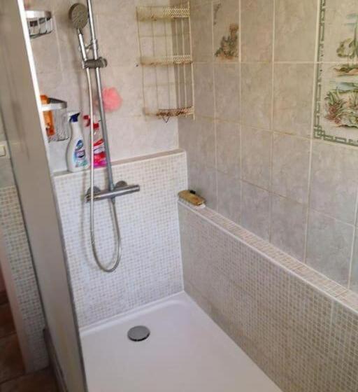 پانسیون Air Conditioning Room In An Apartment Of 4 Rooms