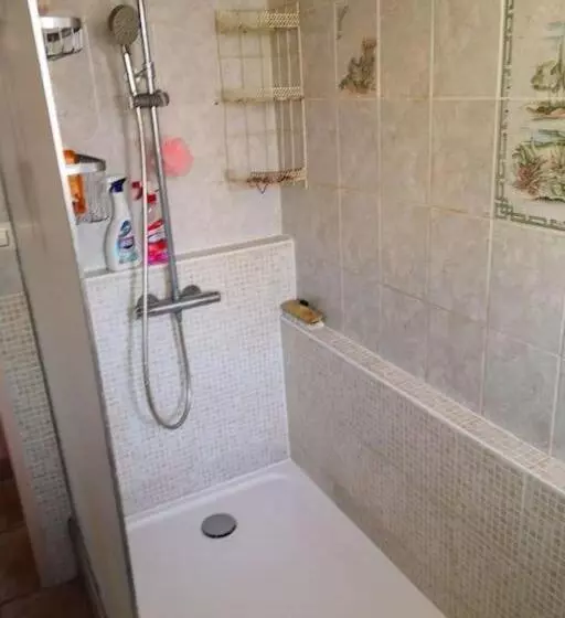 پانسیون Air Conditioning Room In An Apartment Of 4 Rooms