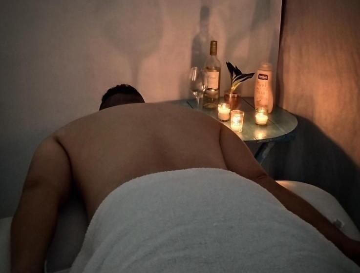 پانسیون Reyes, Hostal & Bar