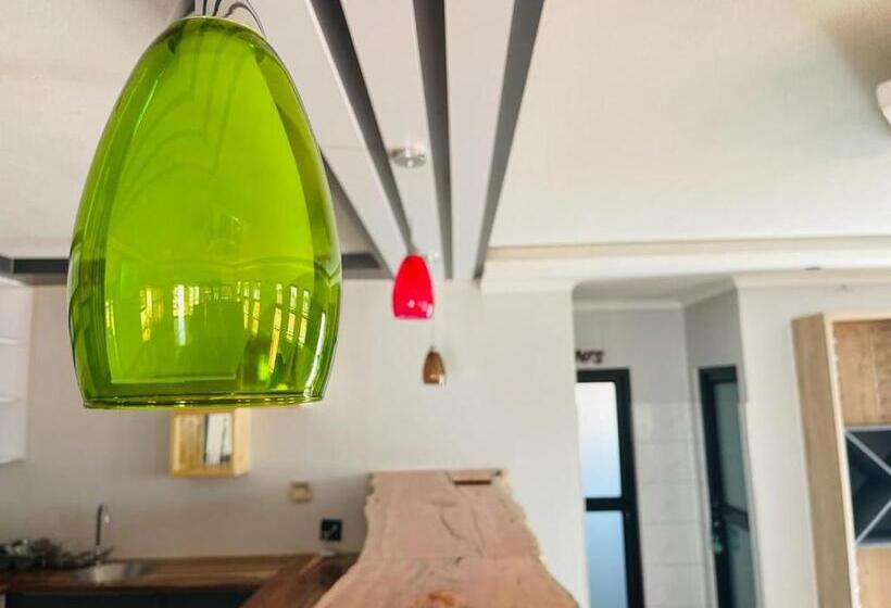 پانسیون Shafas Guest House