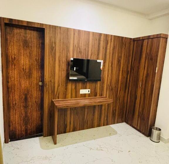 Airport Hotel Relax Inn