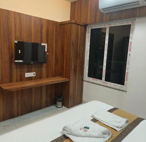 Airport Hotel Relax Inn