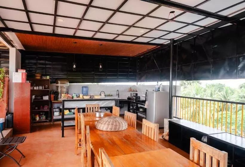 ユースホステル Florencia S Inn