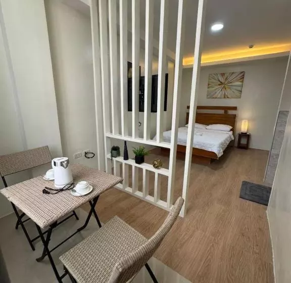 ユースホステル Florencia S Inn