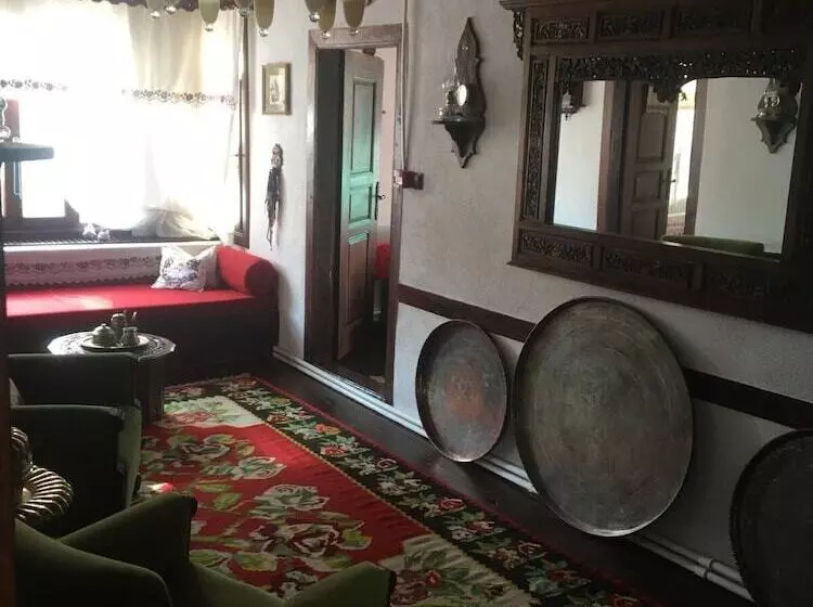 Aamiaismajoitus (B&B) Beyzadeler Konağı