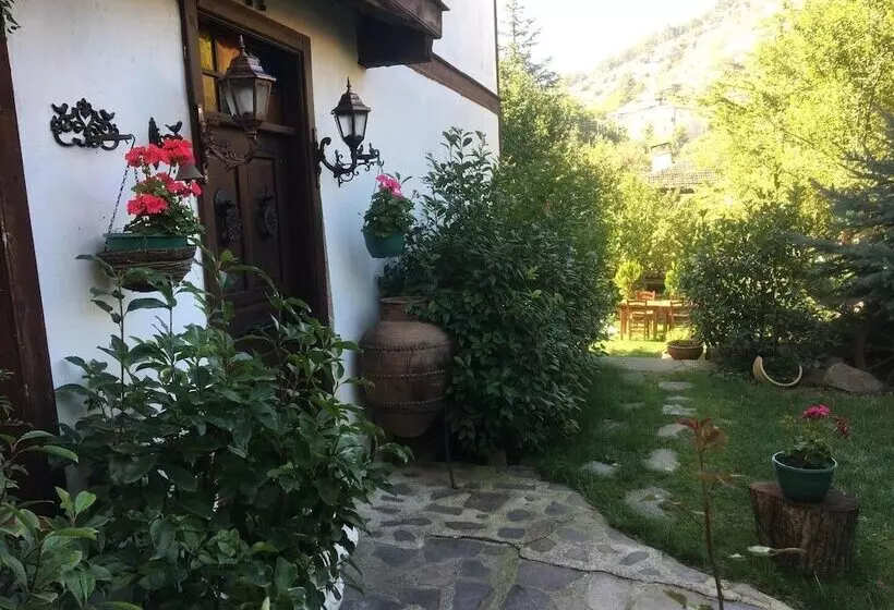 Aamiaismajoitus (B&B) Beyzadeler Konağı