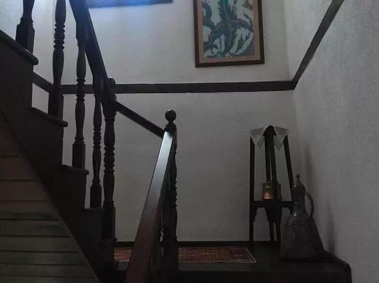 Aamiaismajoitus (B&B) Beyzadeler Konağı