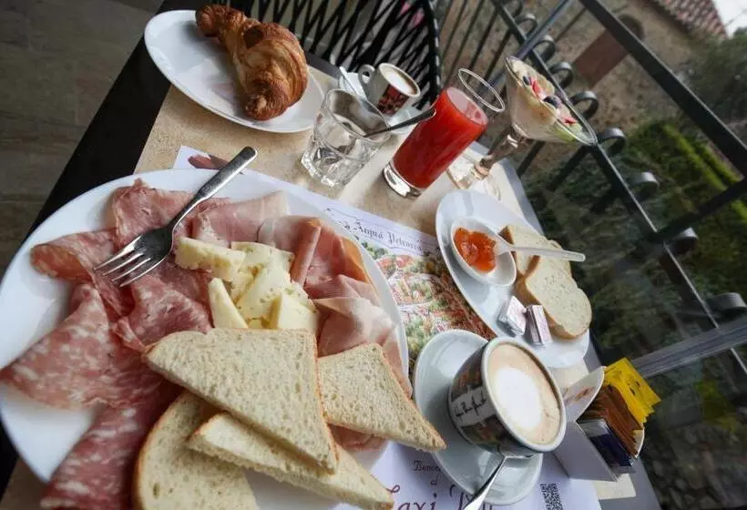 تختخواب و صبحانه La Giuggiola