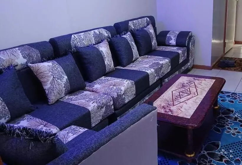 تختخواب و صبحانه Tsavo Apartments Ninty Degrees