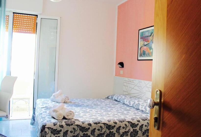 فندق President Pool & Room