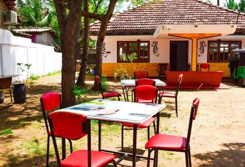 Hotelli Rolex Guest House