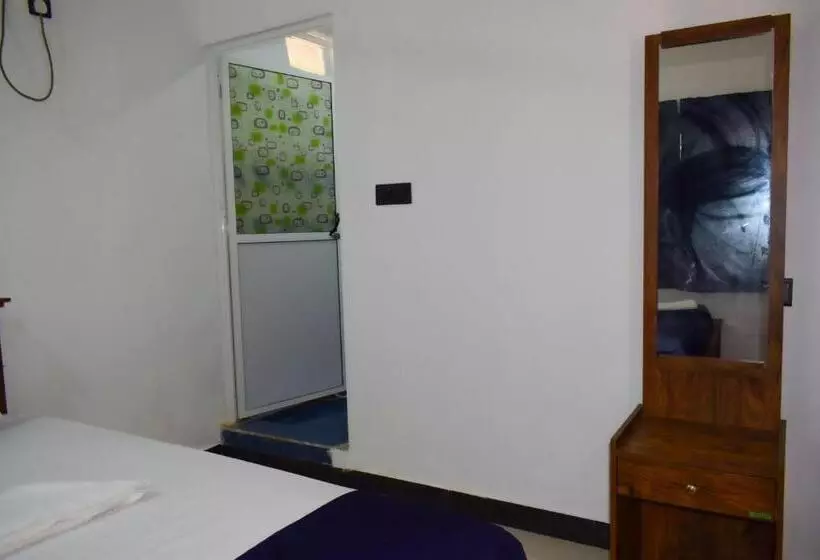 Hotelli Rolex Guest House