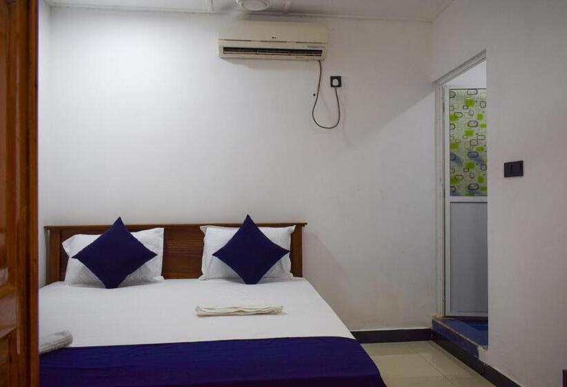 Отель Rolex Guest House