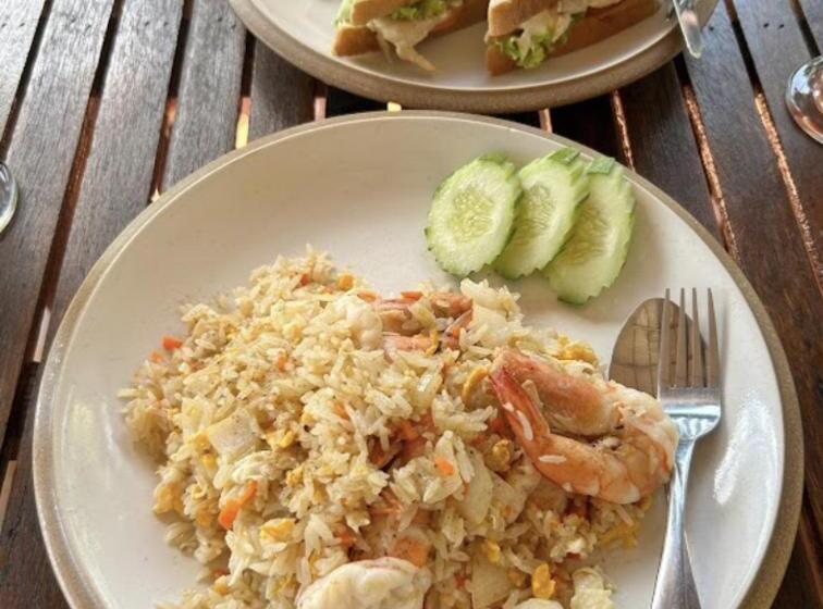 Отель Seaside Sanctuary Bungalows