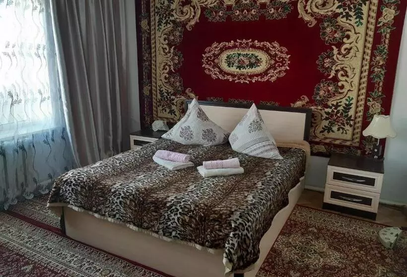 پانسیون Guest House Lola