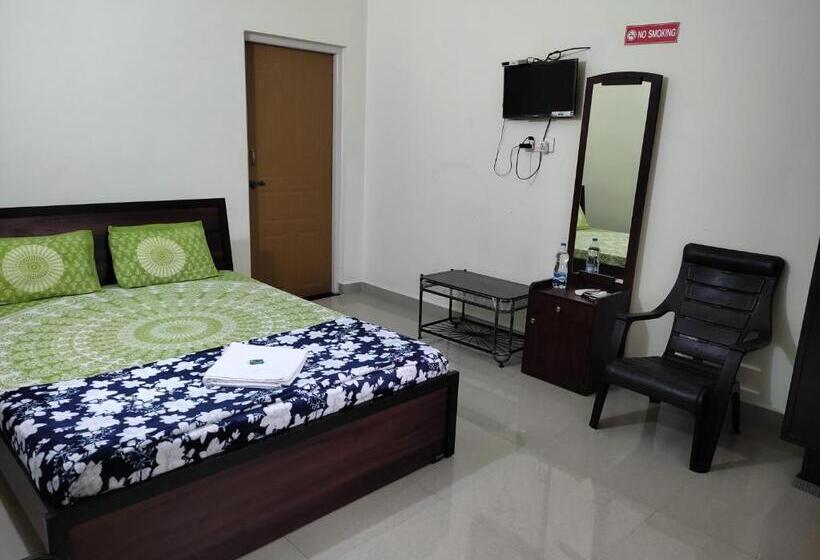 پانسیون Lucy Guest House