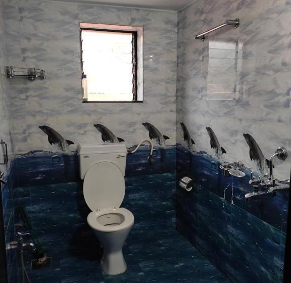 پانسیون Lucy Guest House