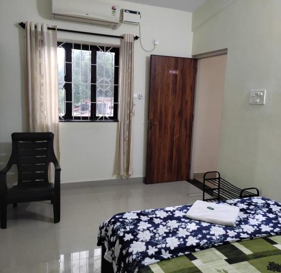 پانسیون Lucy Guest House