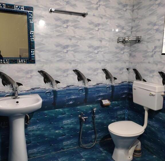 پانسیون Lucy Guest House